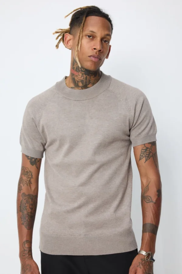 PRÉ-RESERVA T-Shirt Básica de malha Castanho | definne