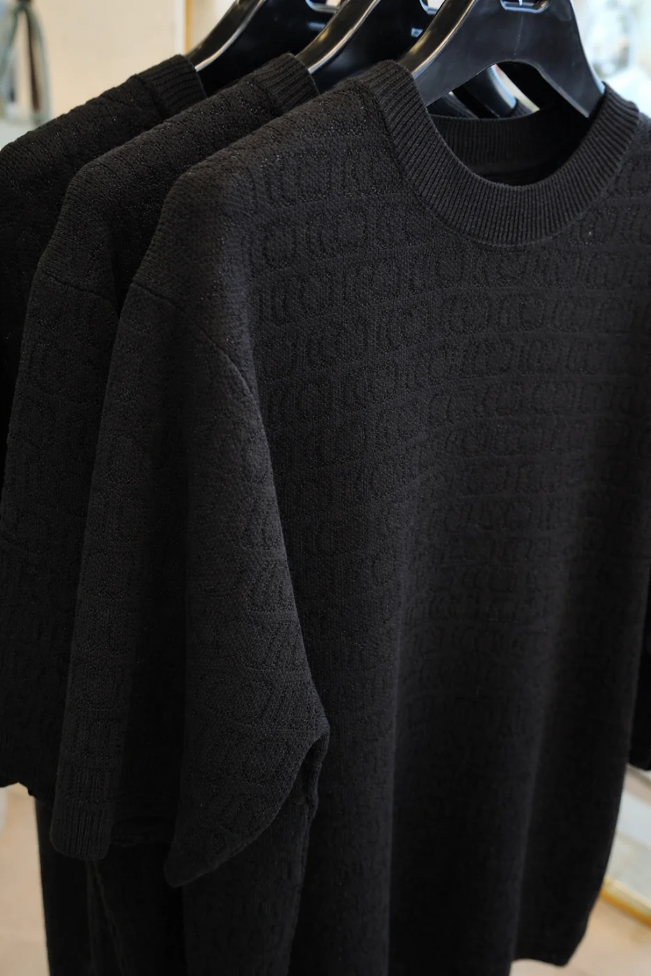 T-Shirt Básica de malha Preto FRILIVIN Cod. 703 | definne