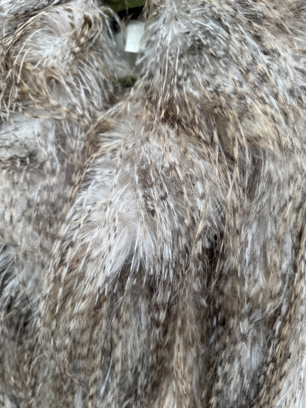 SOLD FAKE FUR STRUTS | TRUE QUEEN SWDN