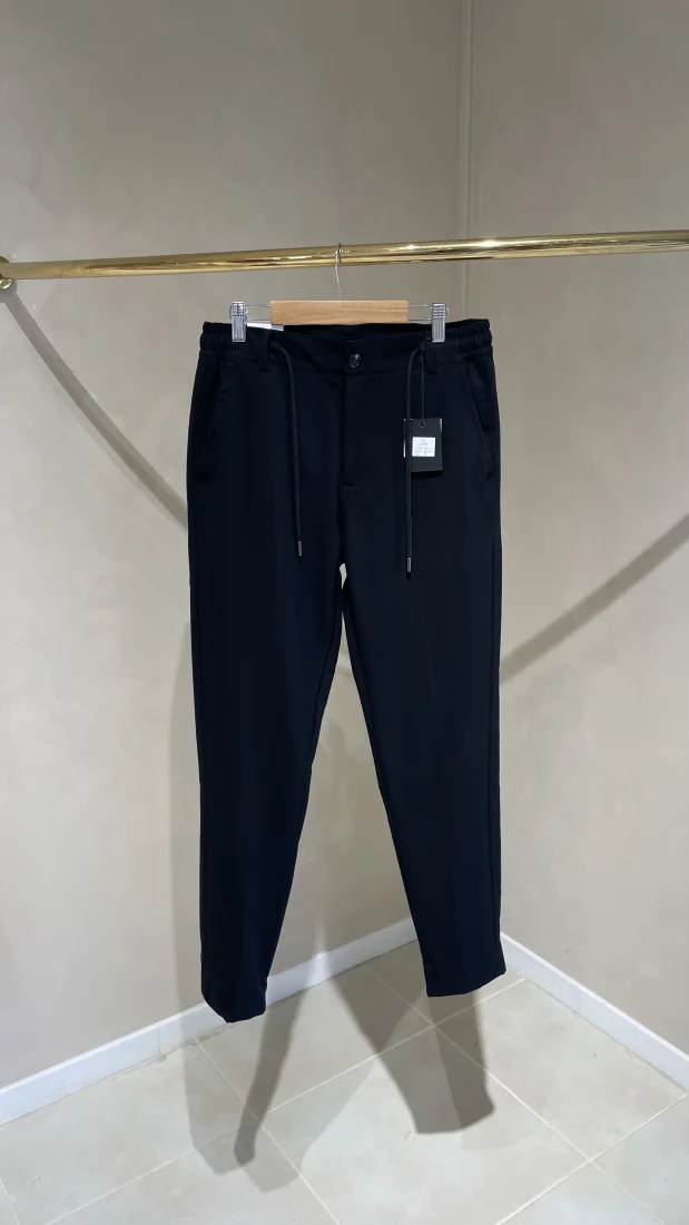 PANTALON AJUSTÉ | STYLISH PARIS