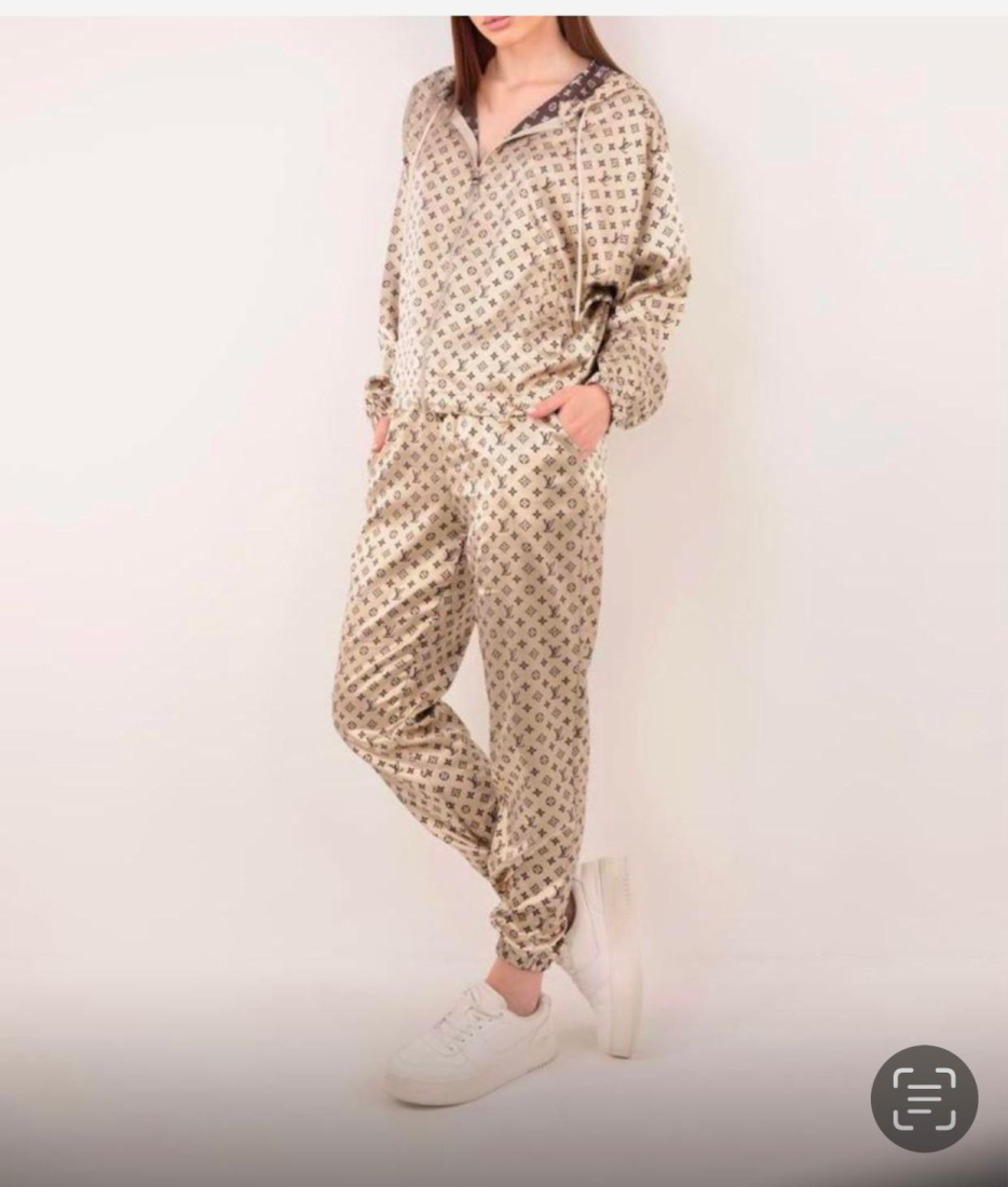 Louis Vuotton Truck Suit Beige Women | MASSIMOLUXURYOUTLET