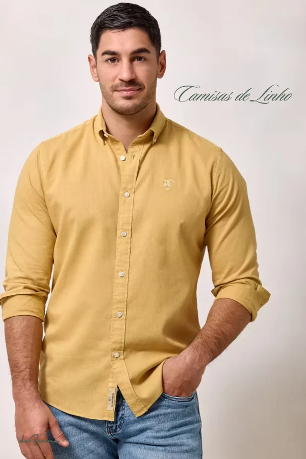 PRÉ-RESERVA Camisas de Linho La Garrocha Camel | definne