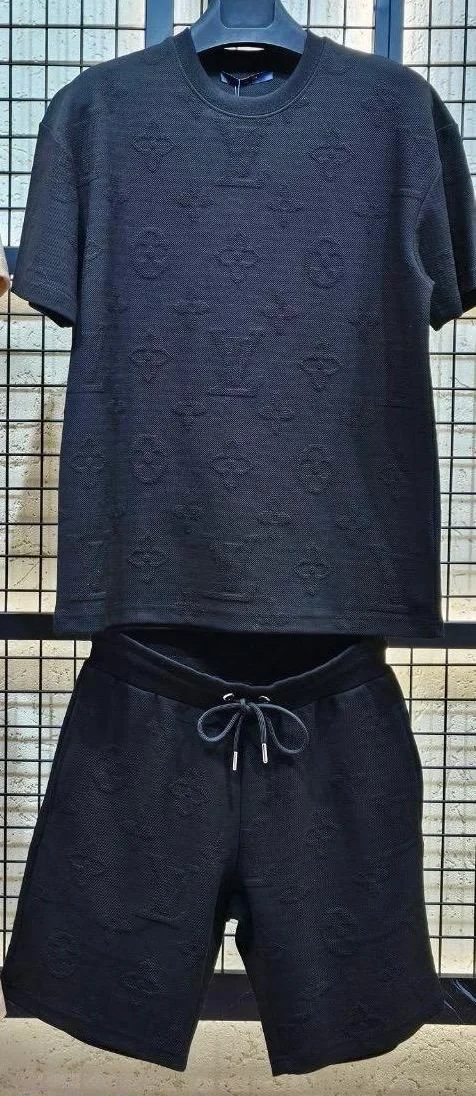 Louis Vuitton Tracksuit Monogramm Black/Black | MASSIMOLUXURYOUTLET