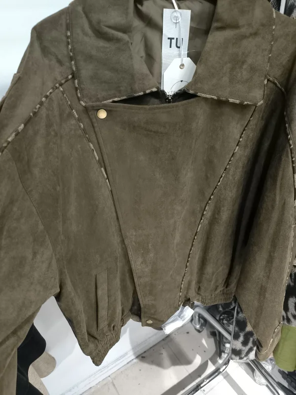 Bomber Lily | By Kotni