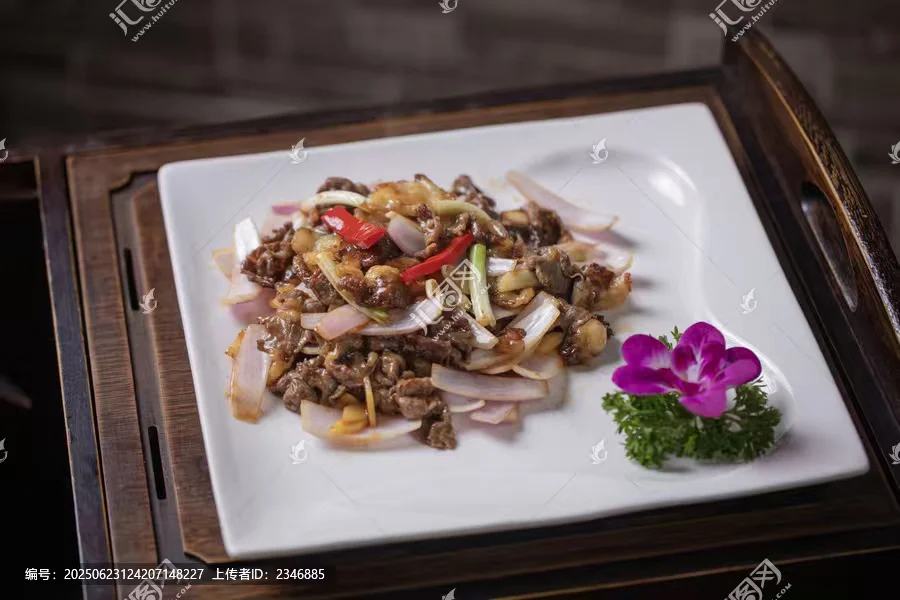 Filet de boeuf aux oignons | 墨池 mochi