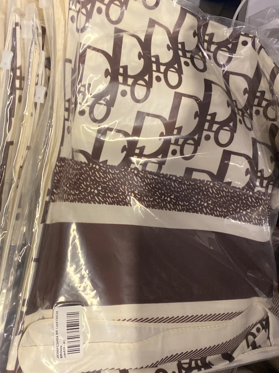 Écharpe Dior  | Astra boutique 