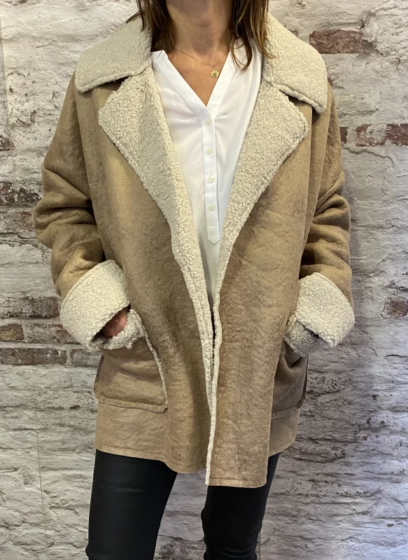 Manteau court | Jus de coco 