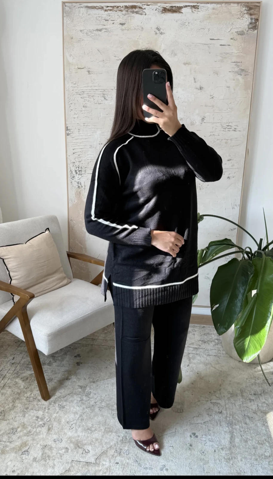 Ensemble Pull & Pantalon Noir à Liserés Blancs – Élégance Minimaliste | Jasmine créations 
