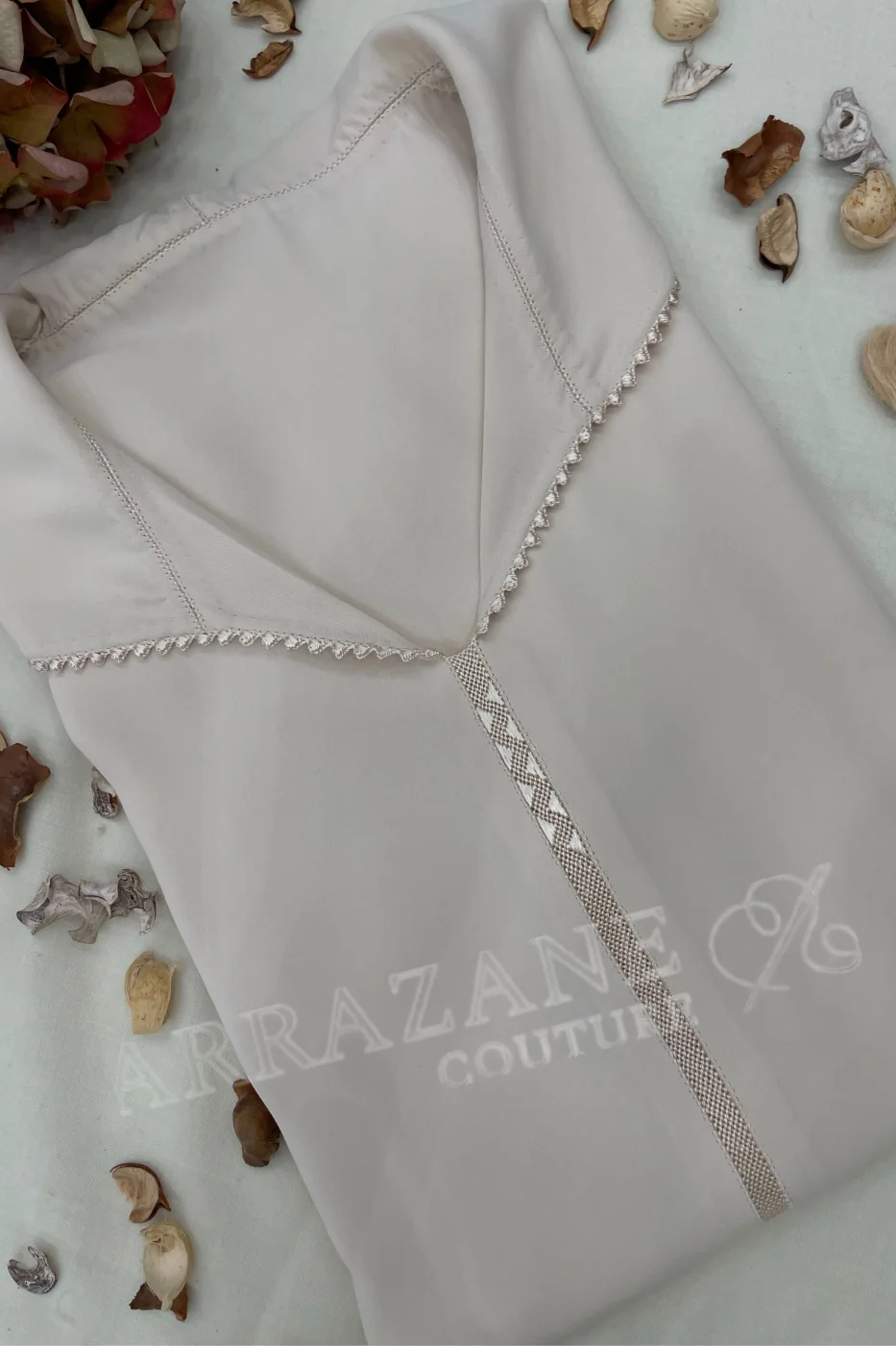 Djellaba crêpe randa beige poudre | CasaZaz