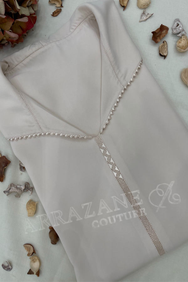 Djellaba crêpe randa beige poudre | CasaZaz