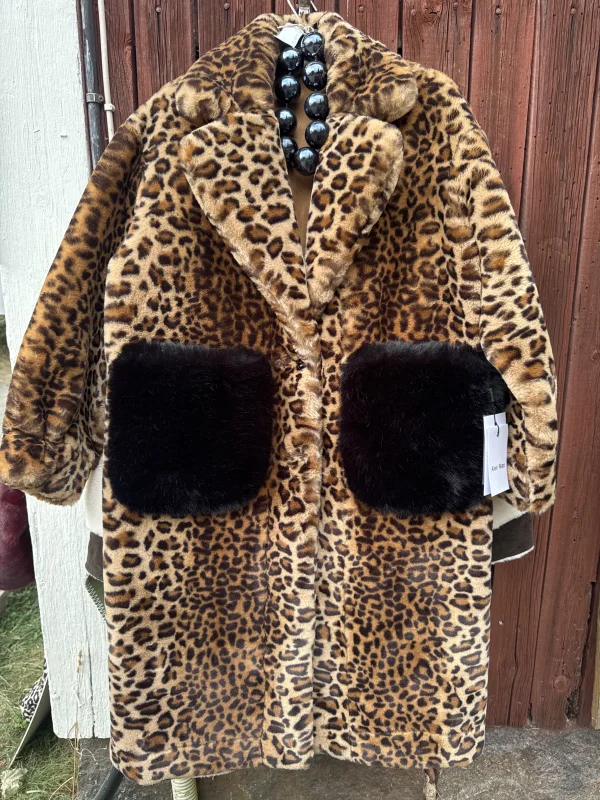 REVERSIBLE LUXURY LEOPARD FAUX FUR COAT 🖤 | TRUE QUEEN SWDN