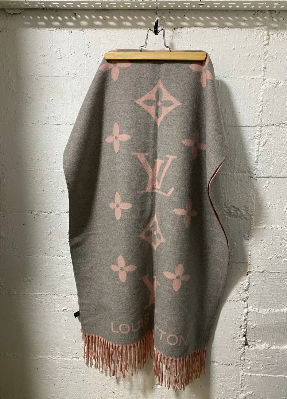 Louis Vuitton Scarves Double face Rose /Grey Light | 