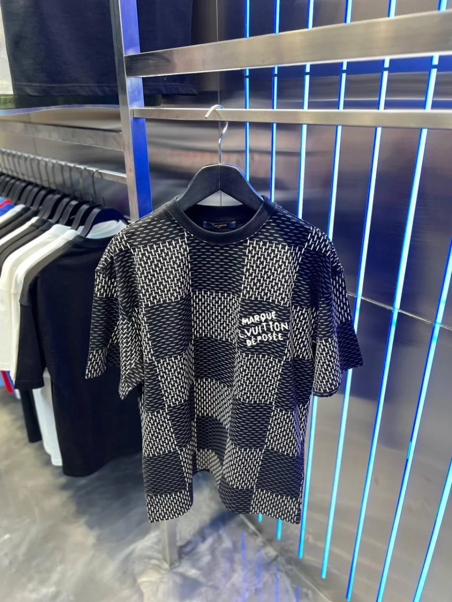 Louis Vuitton T-Shirt Black/Grey Square | MASSIMOLUXURYOUTLET