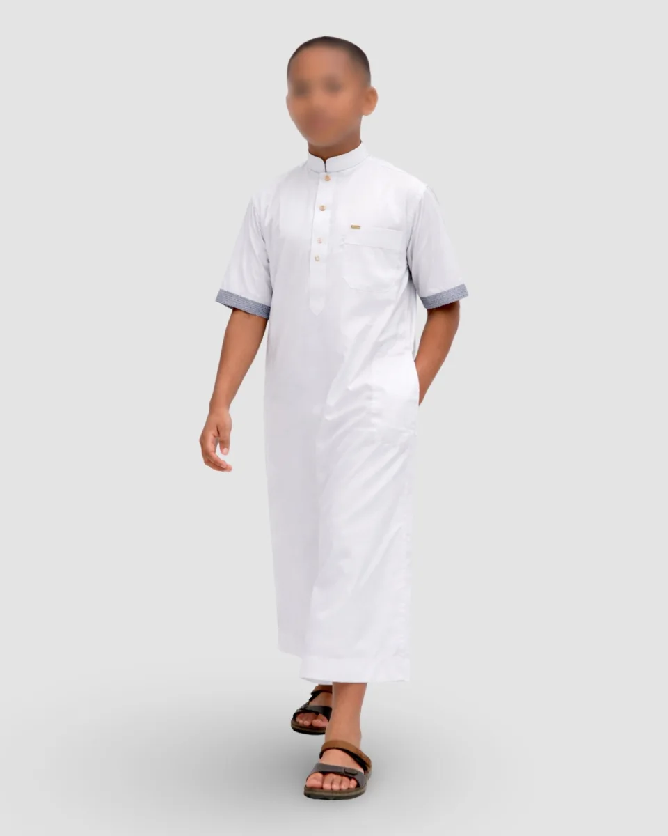 QAMIS ENFANT – ÉLÉGANCE MODERNE & FINITION SOIGNÉE | AMCOSMETIK