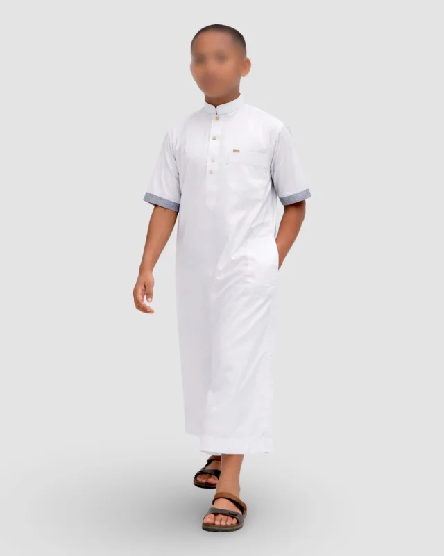 QAMIS ENFANT – ÉLÉGANCE MODERNE & FINITION SOIGNÉE | AMCOSMETIK