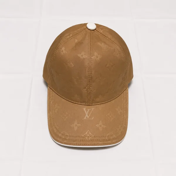 Louis Vuitton Cap Beige Glossy  | 