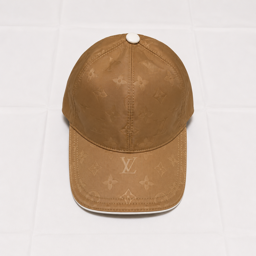 Louis Vuitton Cap Beige Glossy  | 
