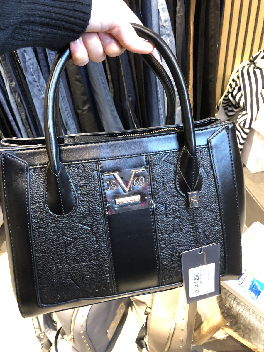 62  | Astra boutique 