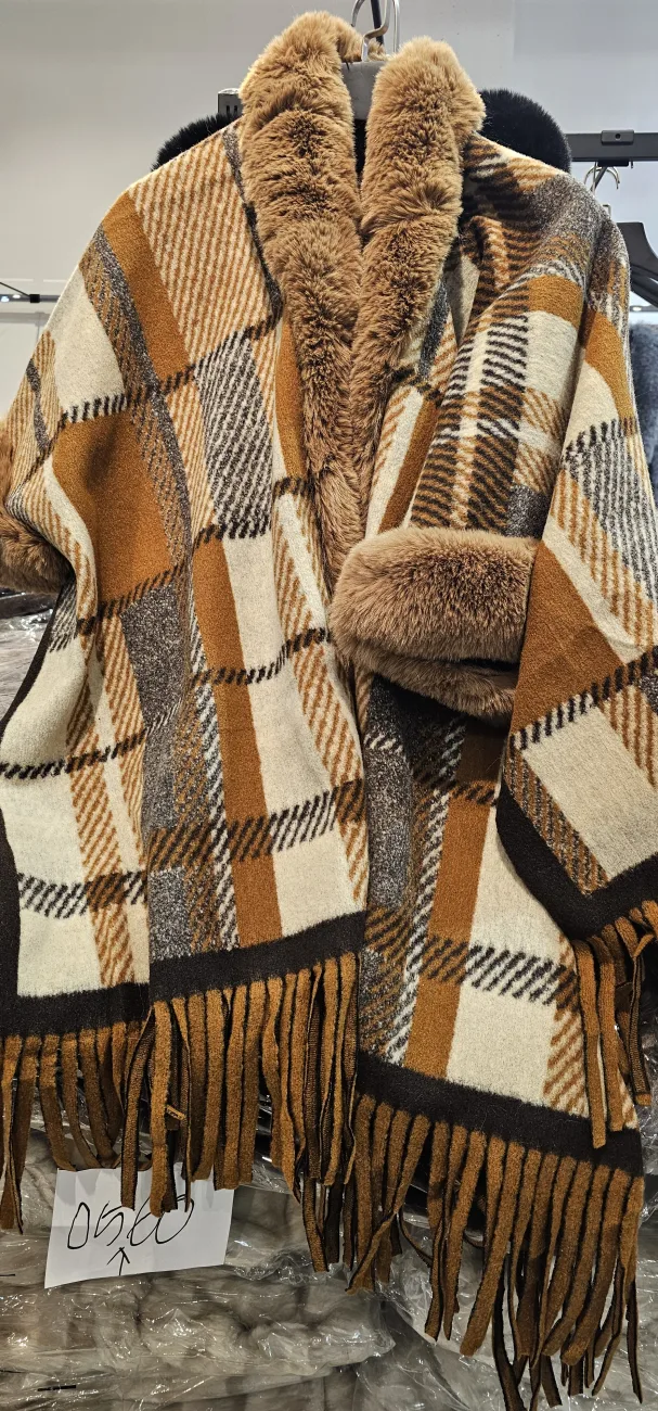 Cape Queeny | Dresses of my World