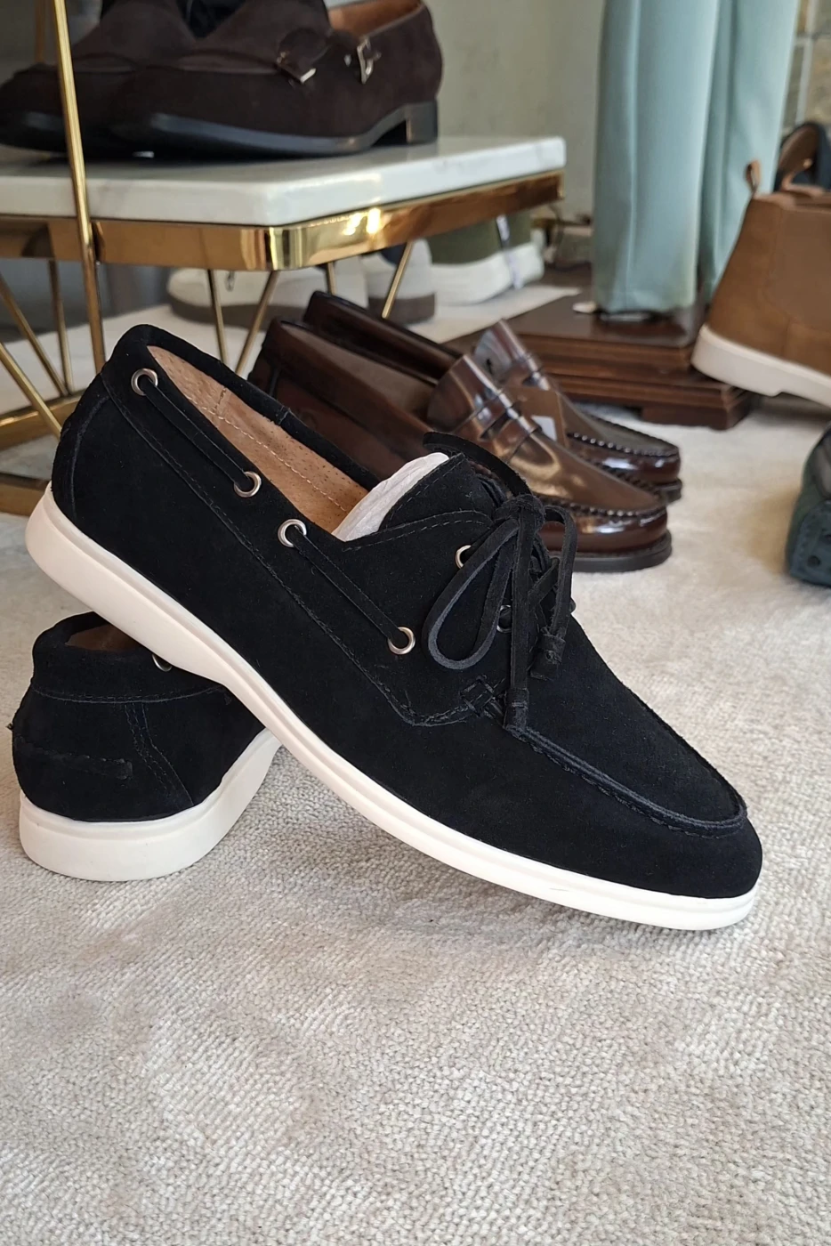 Loafer em camurça com atacador em Preto Cod.915 | definne