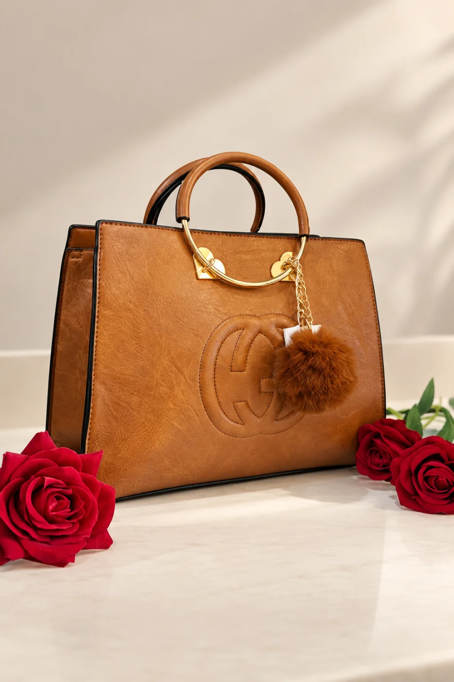 Mala estilo Classic Chic Handbag Camel | definne