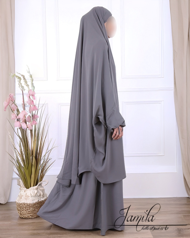 JILBAB 2 PIÈCES AVEC JUPE GRIS TAUPE – CONFORT ET ÉLÉGANCE | AMCOSMETIK