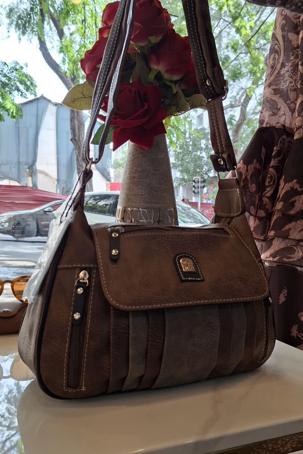 Mala de Senhora Clássica em Castanho  | definne