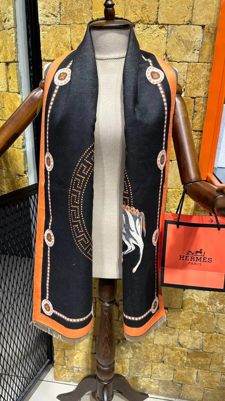 Hermes Paris Double Face Cashmere  Black | MASSIMOLUXURYOUTLET