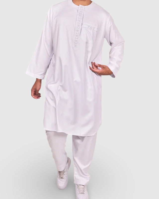 ENSEMBLE PAKISTANAIS 2 PIÈCES – QAMIS & PANTALON BLANC | AMCOSMETIK