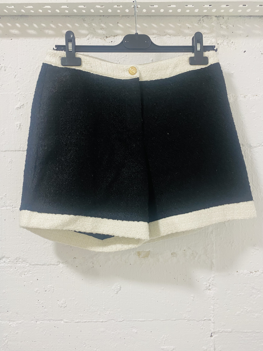 Yves Sain Laurent Women Short Black/White | 