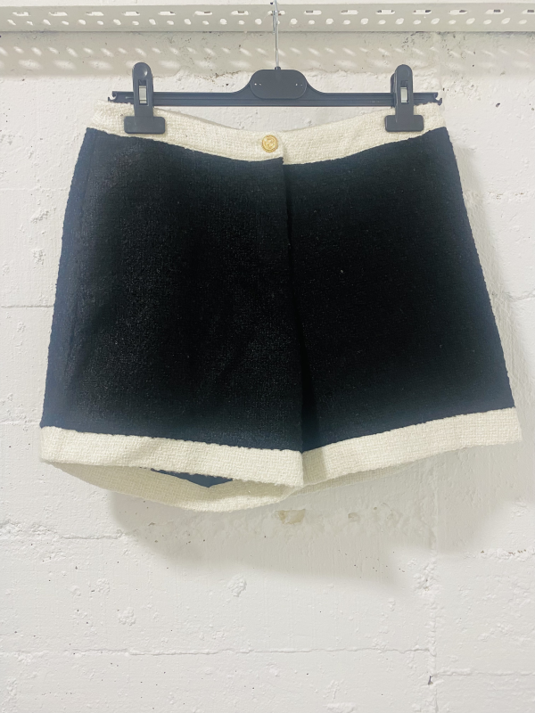 Yves Sain Laurent Women Short Black/White | 