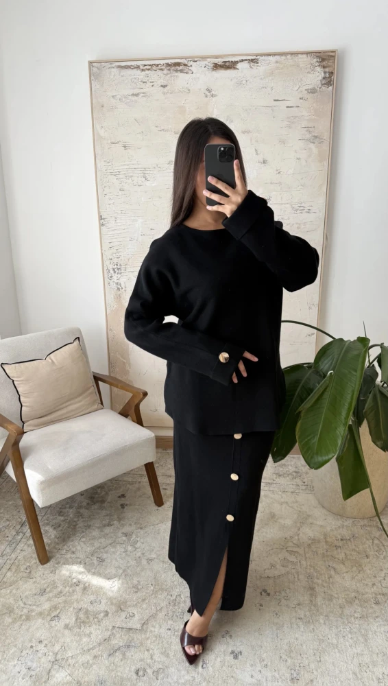 Ensemble jupe & pull doux avec boutons dorés – Chic et confortable | Jasmine créations 