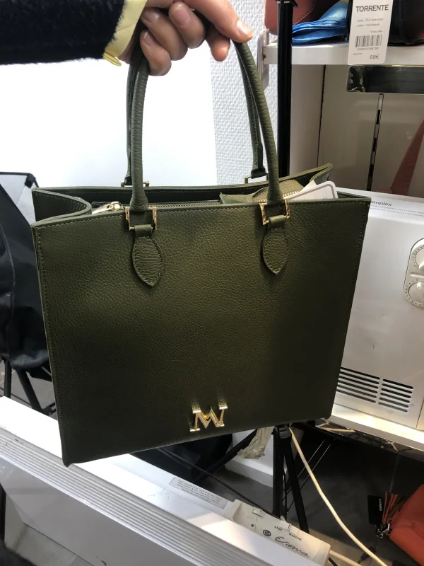 mo | Astra boutique 