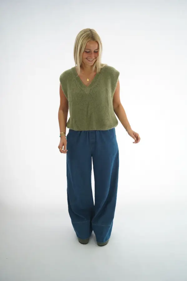 Classic V Knit Vest | Salsa Color