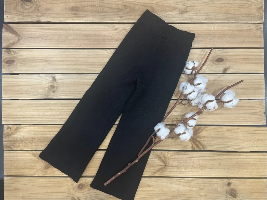 Pantalon flaire tricot noir  | Lena in Love 