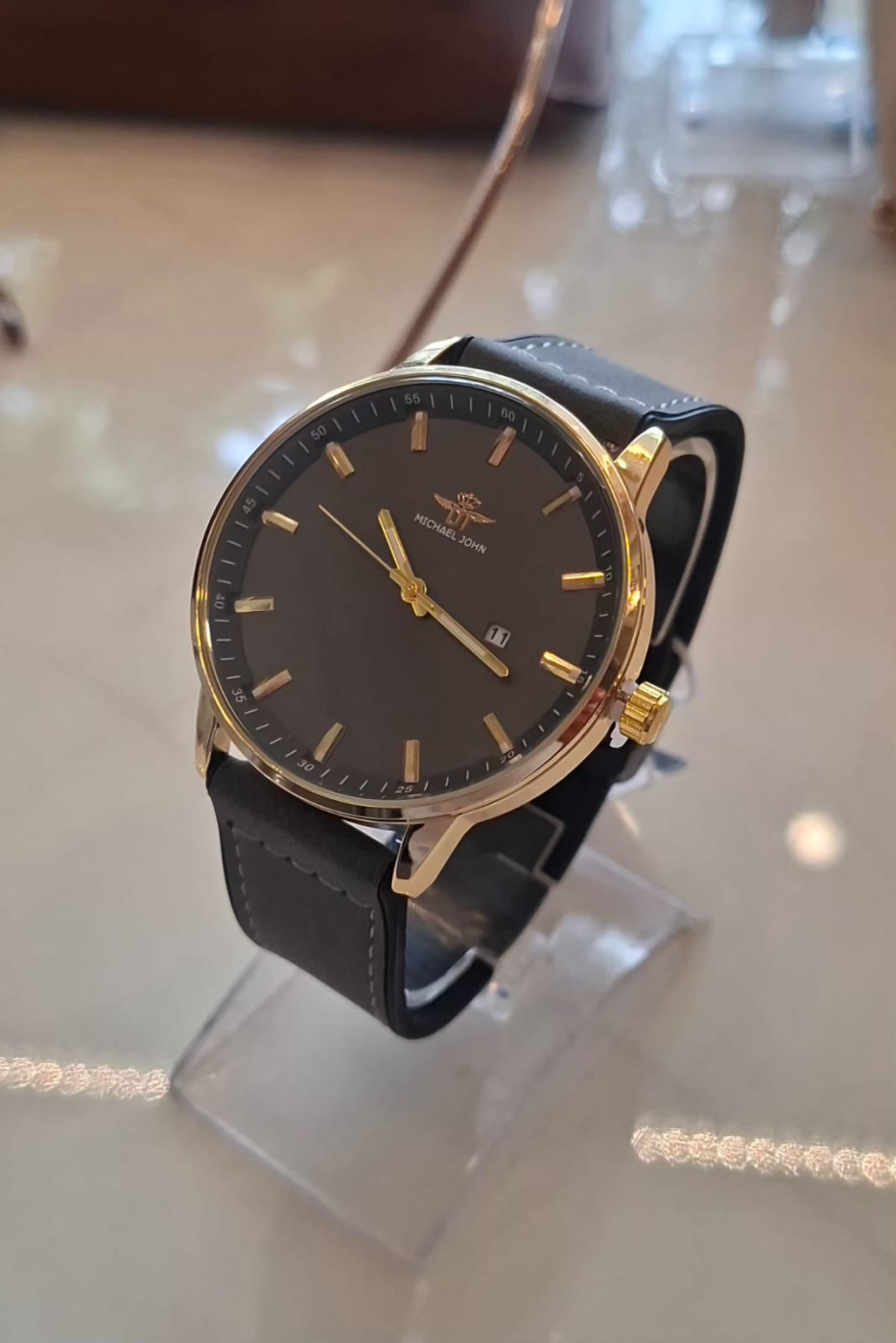 Relógio Michael Jonh Gray & Gold Fundo Preto  | definne