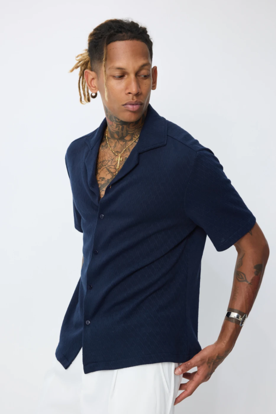 Camisa Havaiana Riviera em Azul Marinho | definne