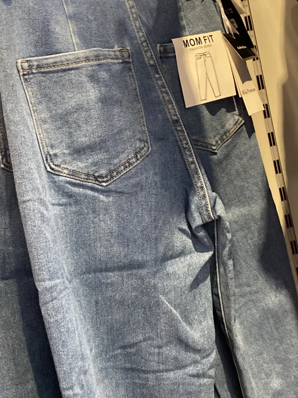 Jeans droit | Astra boutique 