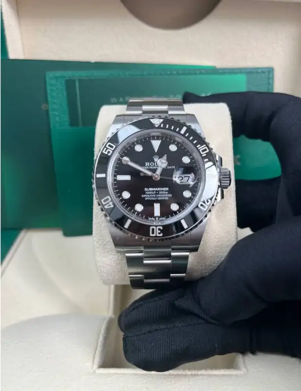 ROLEX SUBMARINER DATE
                                        
( SCATOLA E CERTIFICATI INCLUSI) | Fastfashionitalia