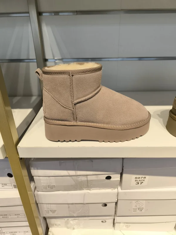 Ugg taupe  | Dresses of my World