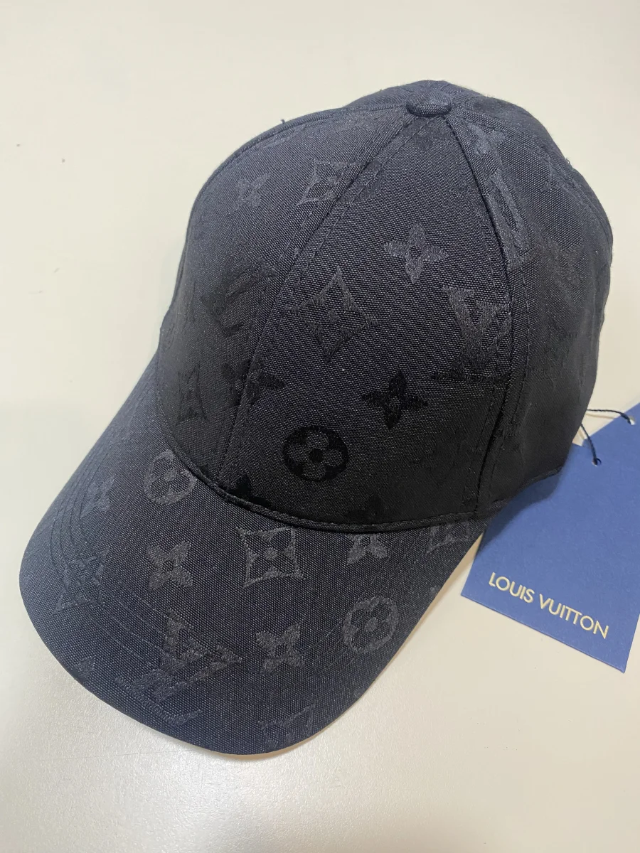 Louis Vuitton Cap Black  | MASSIMOLUXURYOUTLET