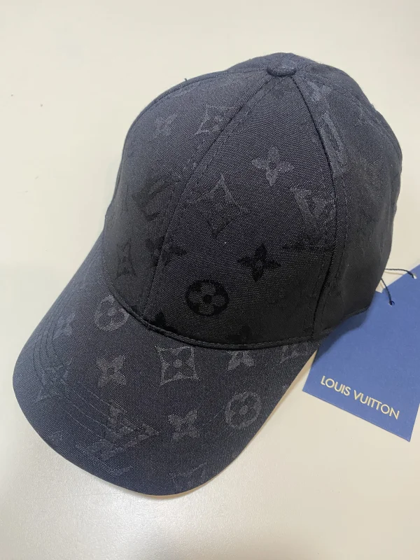 Louis Vuitton Cap Black  | MASSIMOLUXURYOUTLET