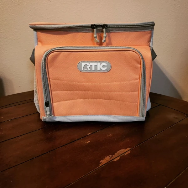 RTIC 28 can cooler bag  | Newnewplug
