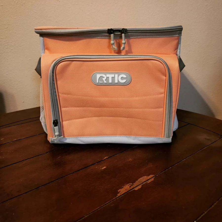 RTIC 28 can cooler bag  | Newnewplug