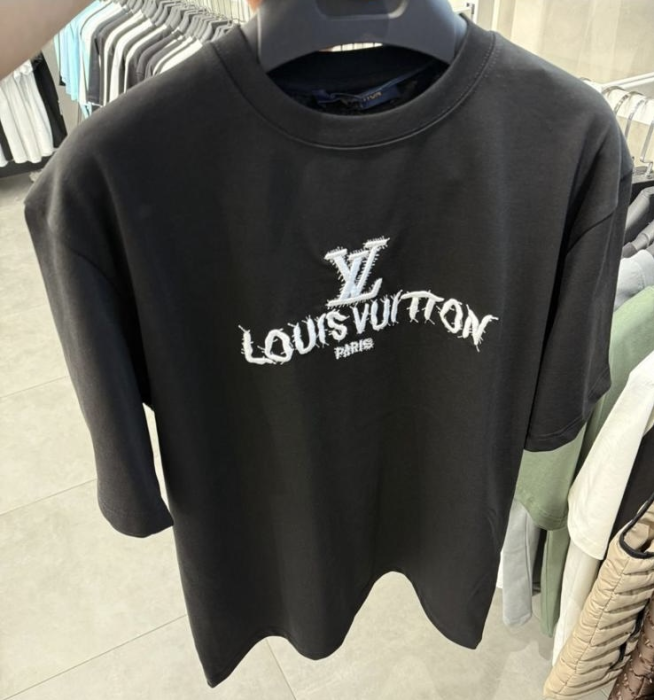 Louis Vuitton T-Shirt Black LV White | MASSIMOLUXURYOUTLET