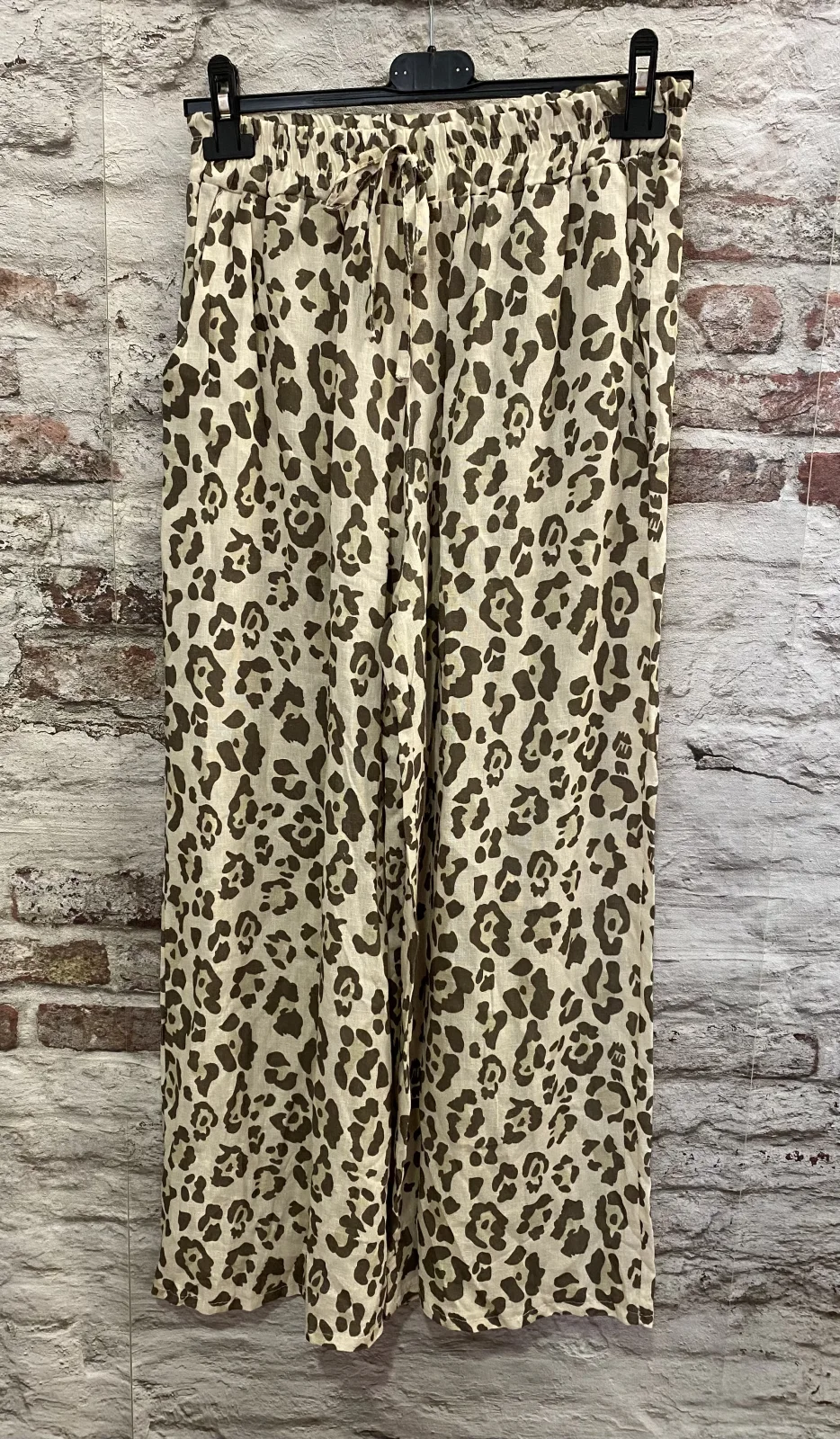 Pantalon léopard | Jus de coco 