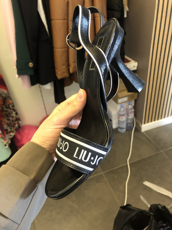 Sandal | Astra boutique 