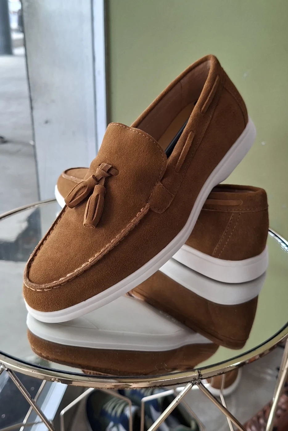 Loafer em camurça com detalhes em berlote em Camel Cod.918 | definne