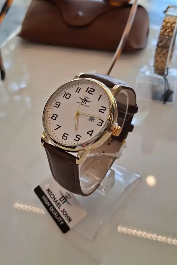 Relógio Michael Jonh Classic Leather Brown & Gold Fundo Branco Cod 2023 | definne