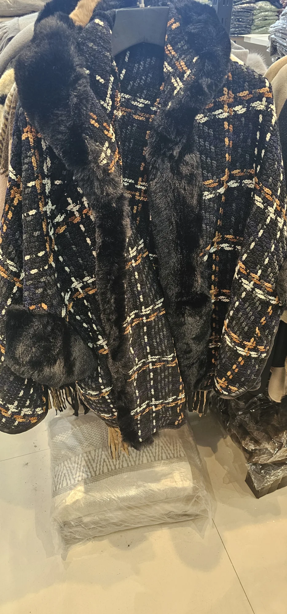 Cape Guigui | Dresses of my World